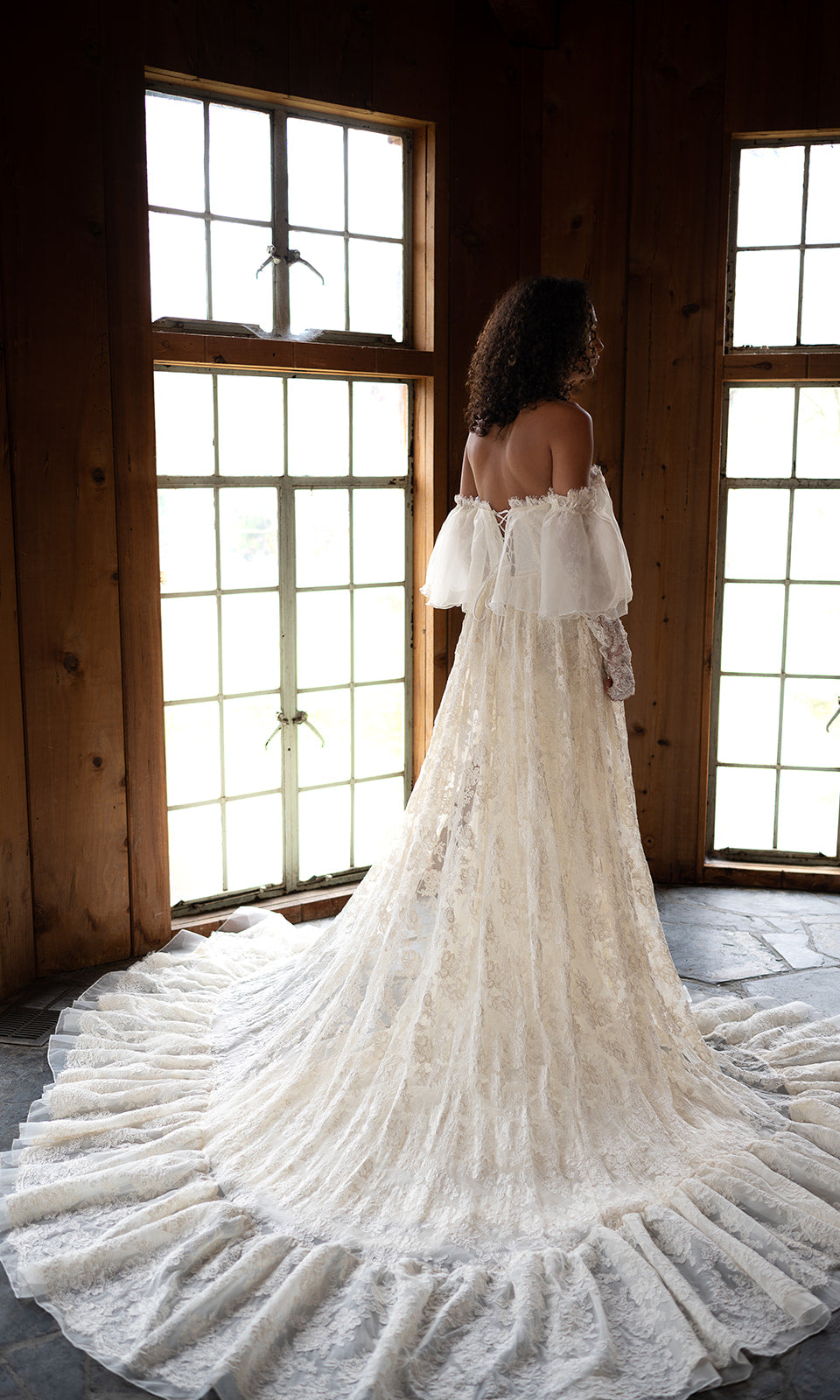 Lindy Overskirt